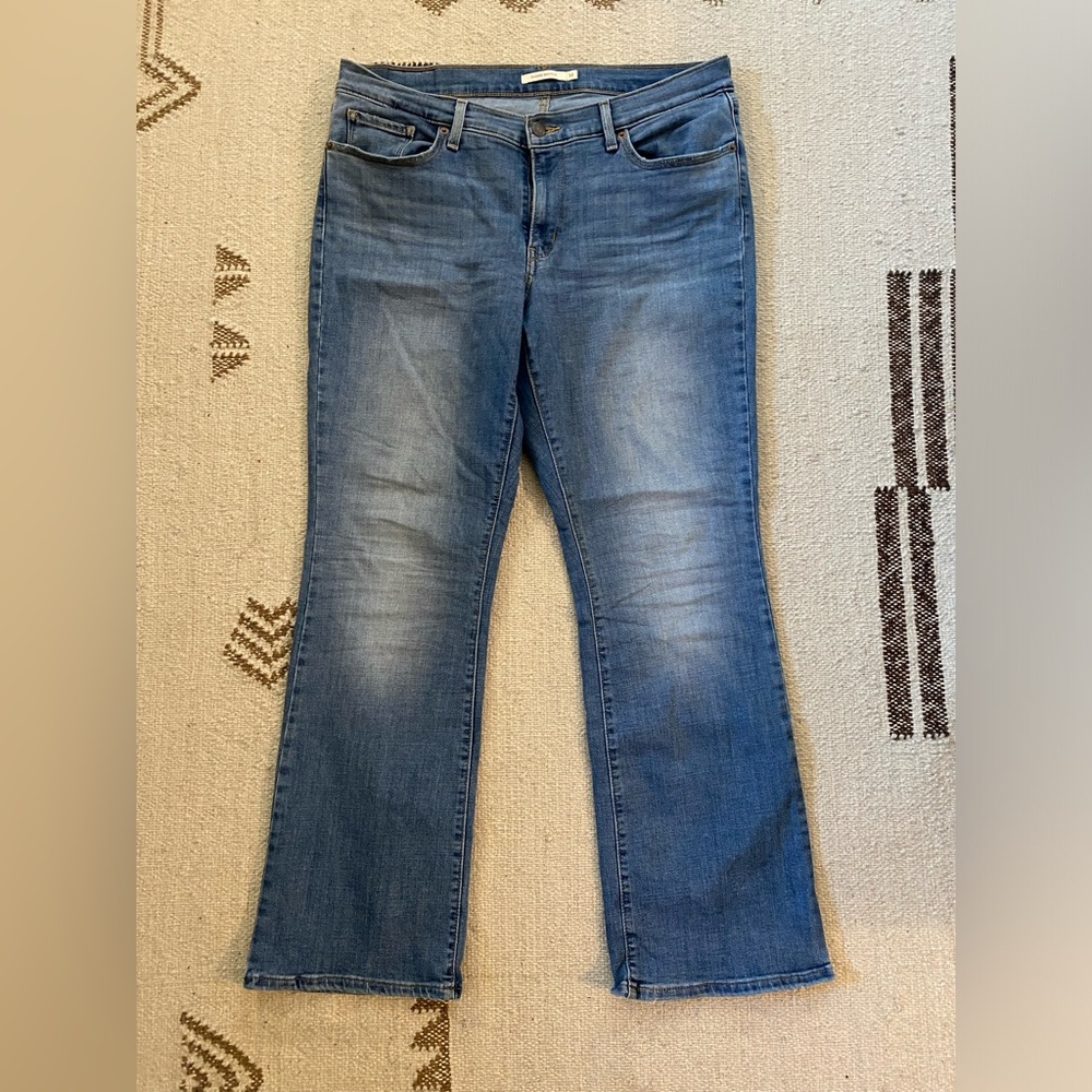 Levi size 14 mid rise boot cut jeans